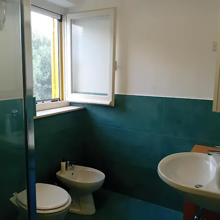 Gialla - Il Mare A Due Passi *