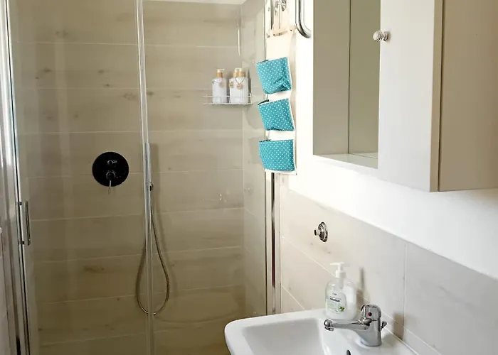 Gialla - Il Mare A Due Passi